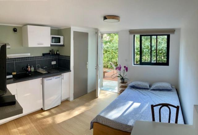 Studio Independant Terrasse Piscine Awinion Zewnętrze zdjęcie